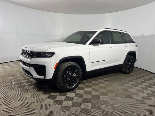 New 2026 Jeep Grand Cherokee Altitude AWD/4WD image 1