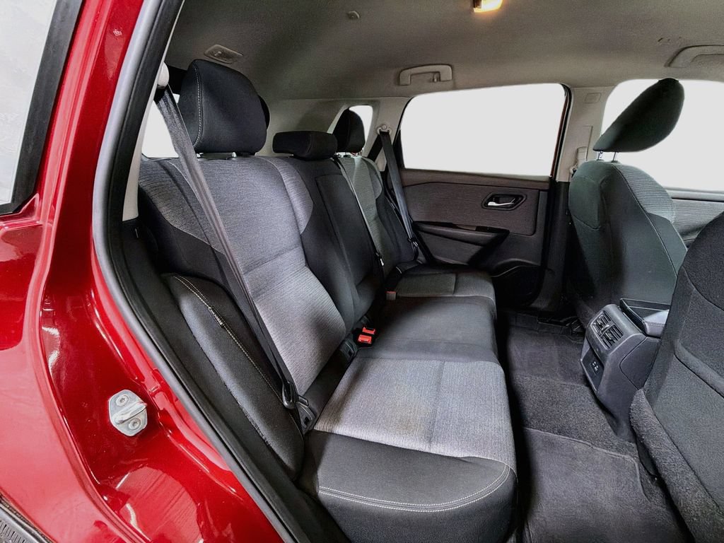 Used 2023 Nissan Rogue SV AWD/4WD image 26