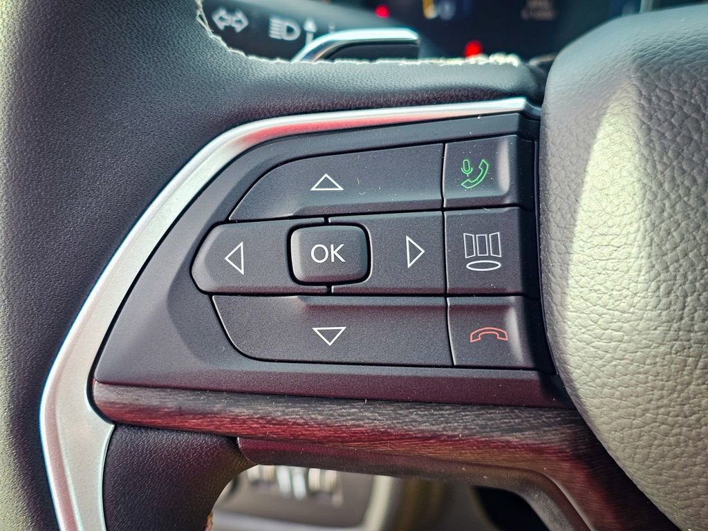 New 2025 Jeep Grand Cherokee L Limited w/ Black Appearance Package image 21