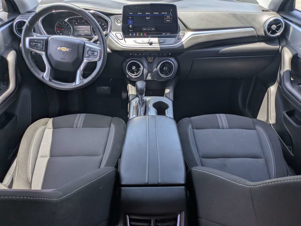 Used 2023 Chevrolet Blazer LT FWD image 2