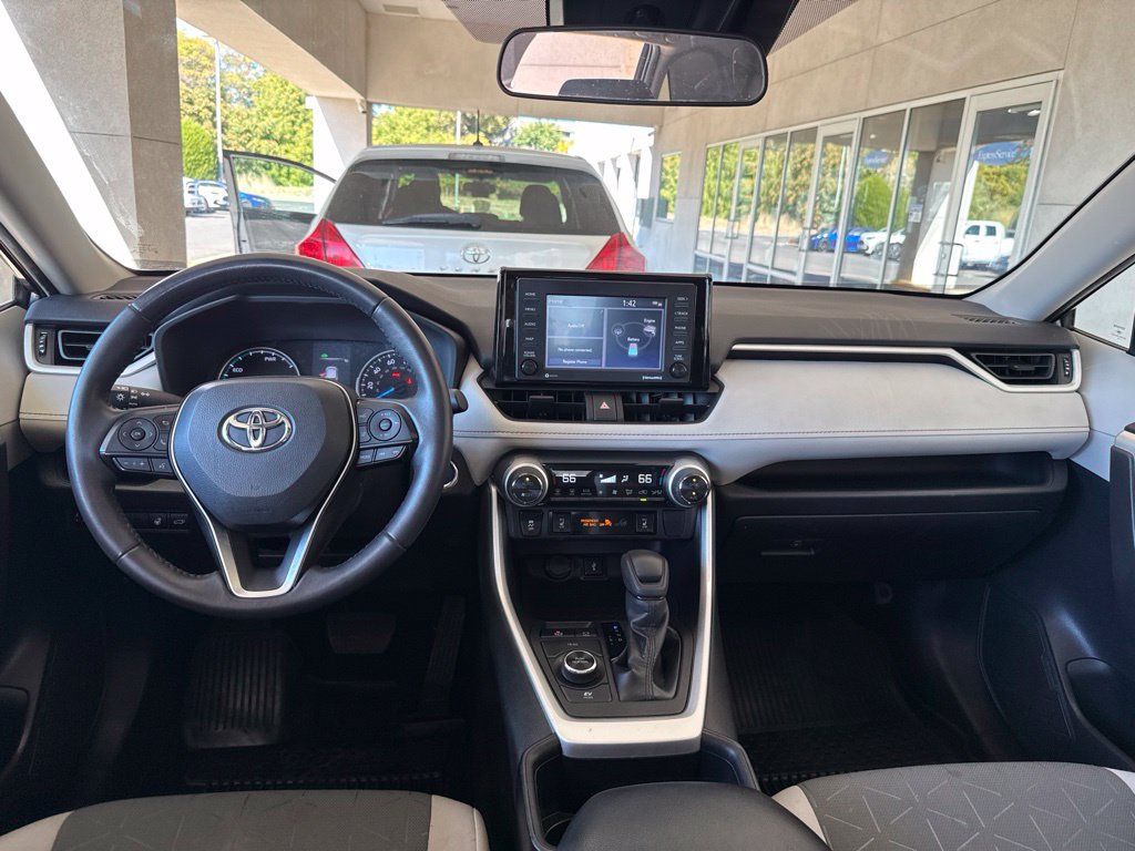Used 2022 Toyota RAV4 XLE w/ Convenience Package AWD/4WD image 21