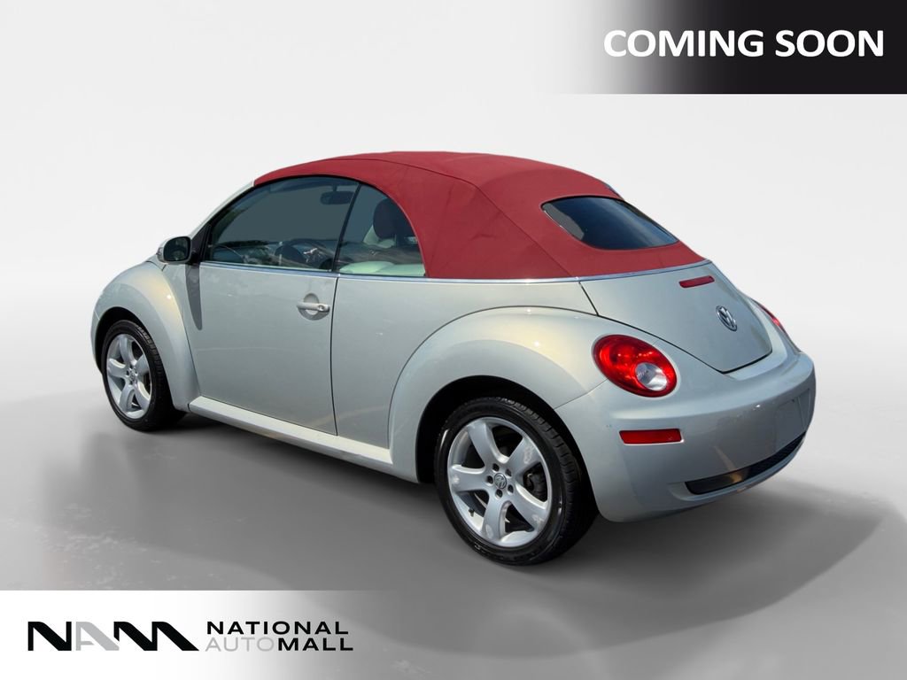 Used 2009 Volkswagen Beetle Blush FWD image 3
