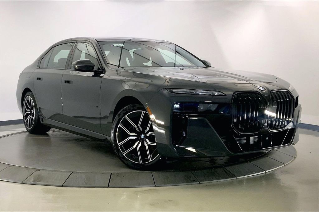 New 2026 BMW 740i xDrive w/ Executive Package