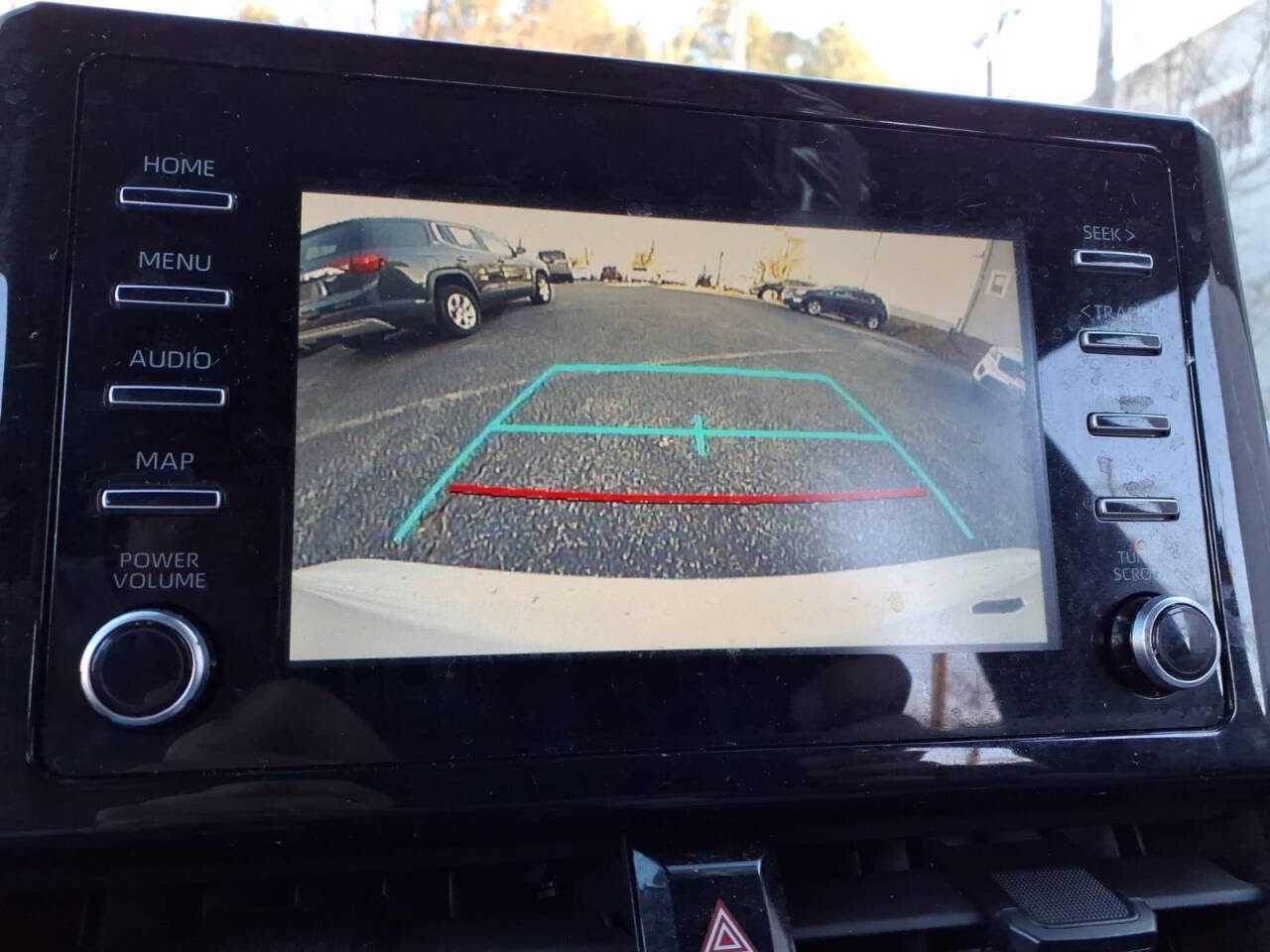 Used 2020 Toyota Corolla L FWD image 16