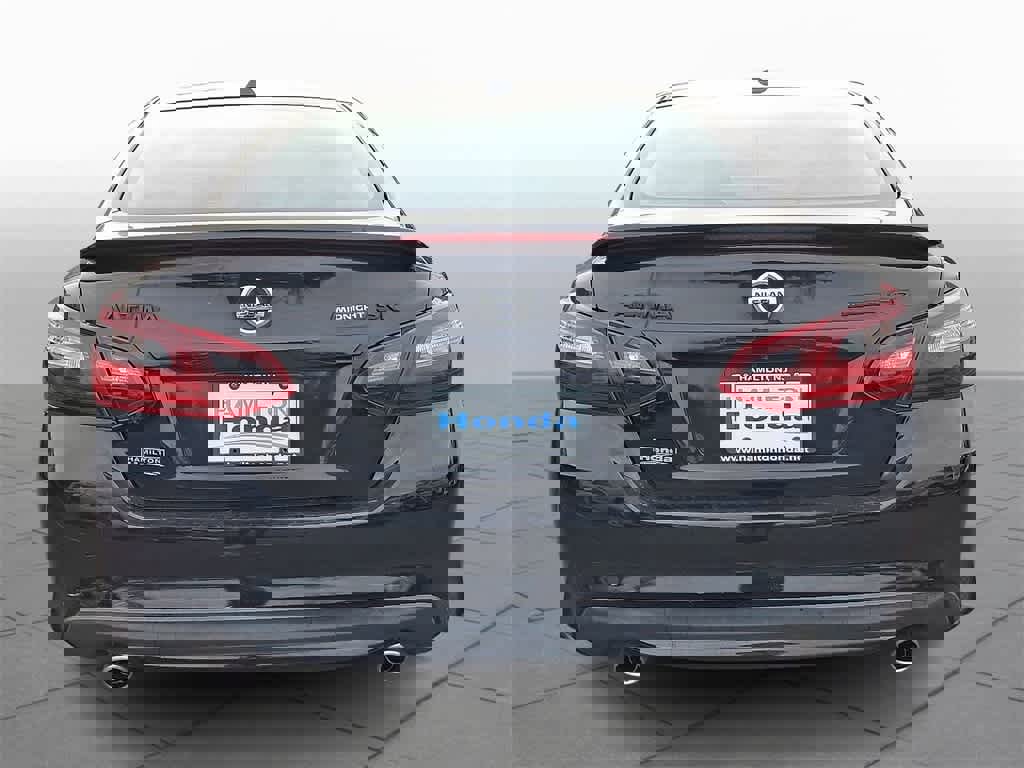 Used 2018 Nissan Altima 2.5 SR w/ SR Midnight Edition image 23