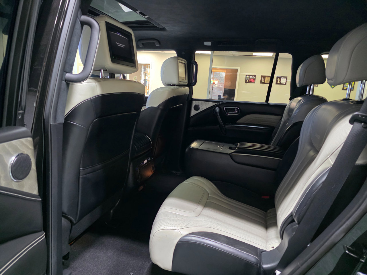 Used 2019 INFINITI QX80 Limited w/ All-Season Package image 19