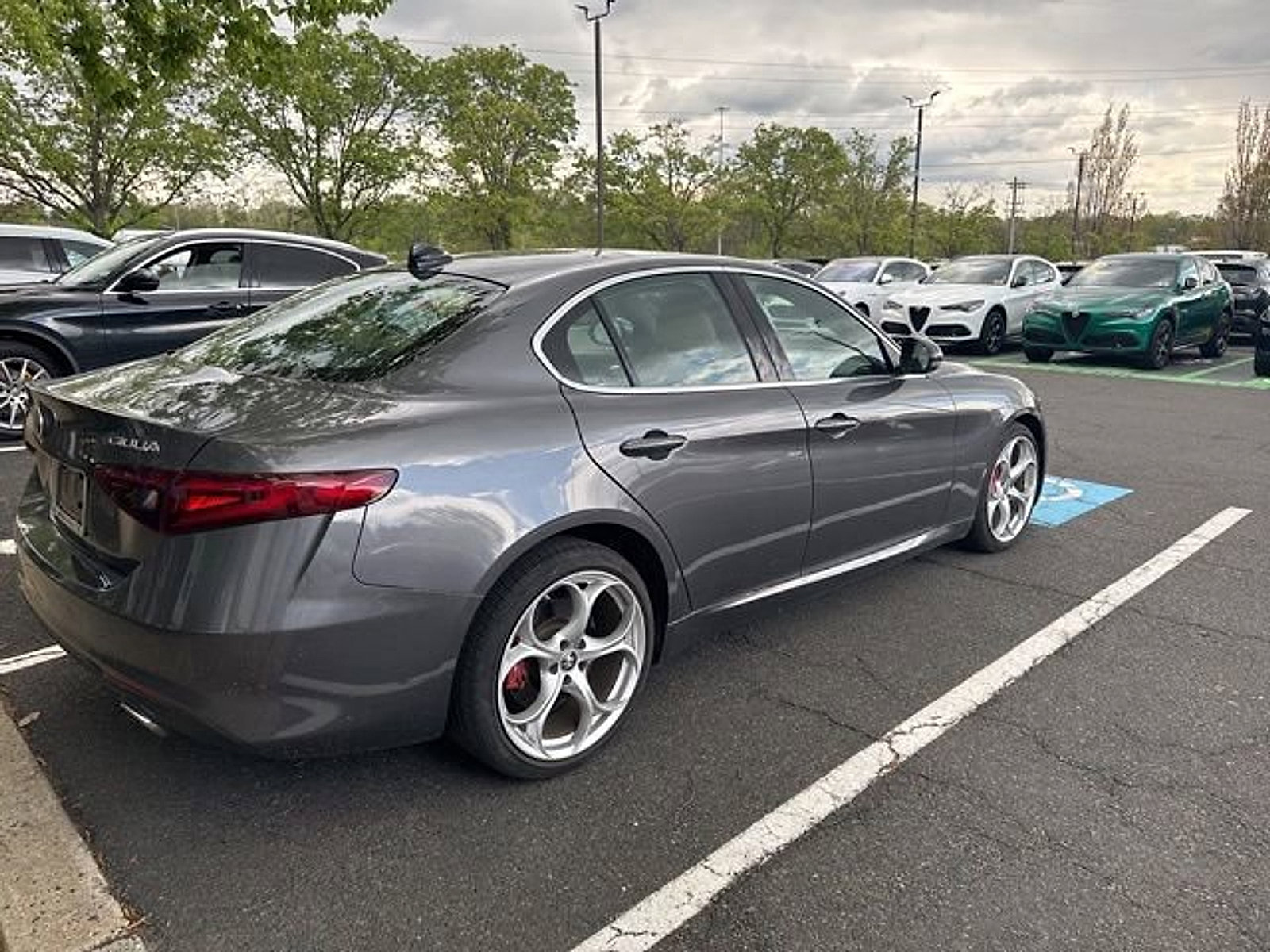 Used 2023 Alfa Romeo Giulia AWD w/ Quick Order Package 22X Lusso image 4