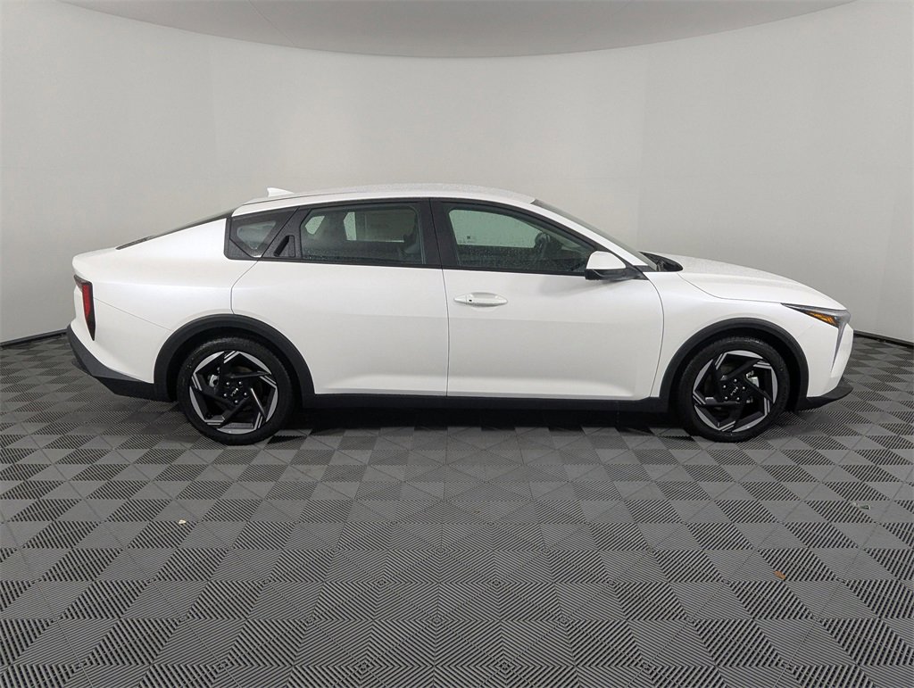New 2025 Kia K4 EX image 8