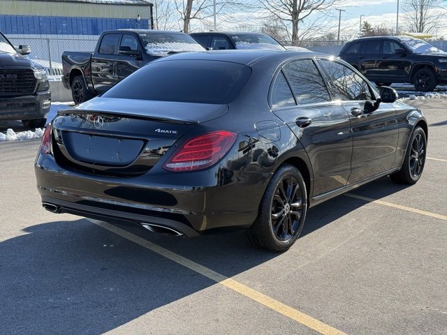 Used 2015 Mercedes-Benz C 300 4MATIC Sedan image 4