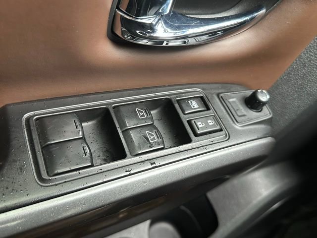 Used 2019 Nissan Titan Platinum Reserve w/ Platinum Utility Package image 18