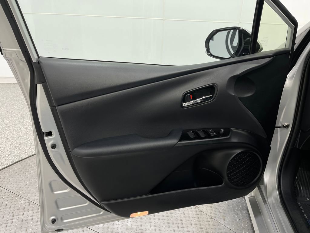 Used 2020 Toyota Prius Prime LE image 13