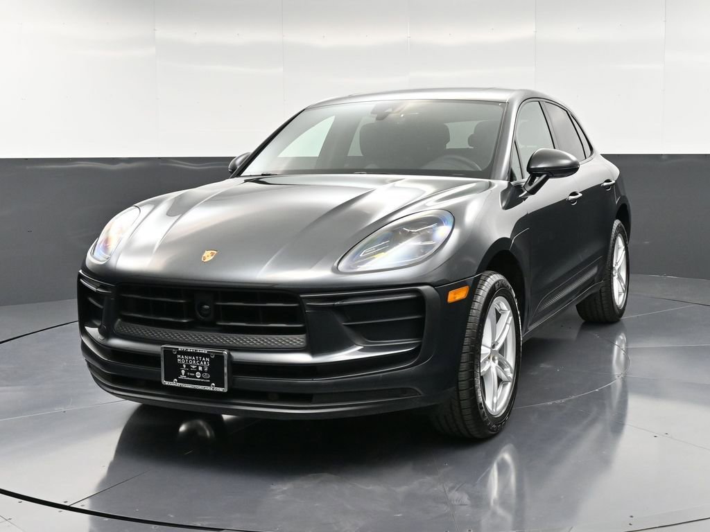 Certified 2025 Porsche Macan image 6