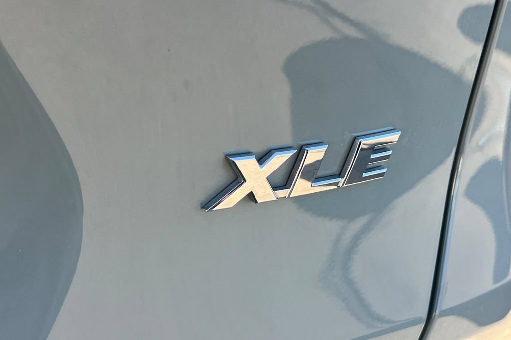 Used 2020 Toyota RAV4 XLE FWD image 9