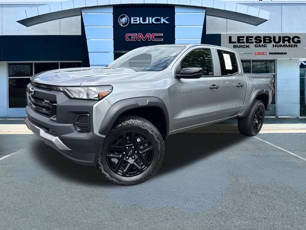 Used 2023 Chevrolet Colorado Trail Boss w/ LPO, Dark Essentials Package AWD/4WD image 3
