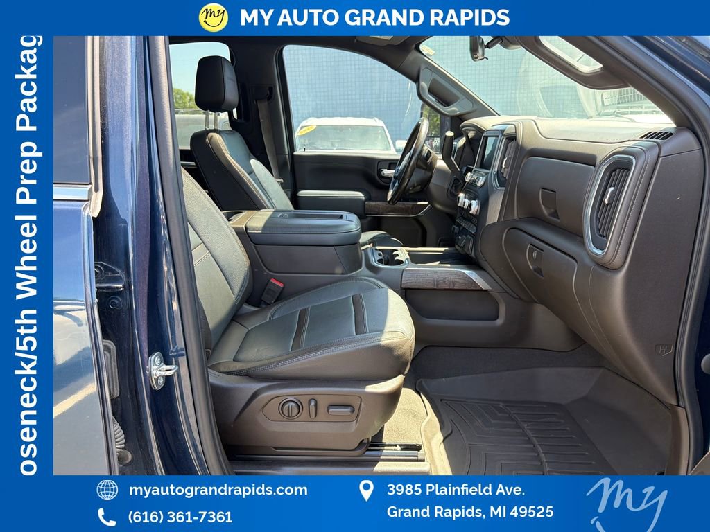Used 2020 GMC Sierra 3500 Denali w/ Denali Ultimate Package AWD/4WD image 23