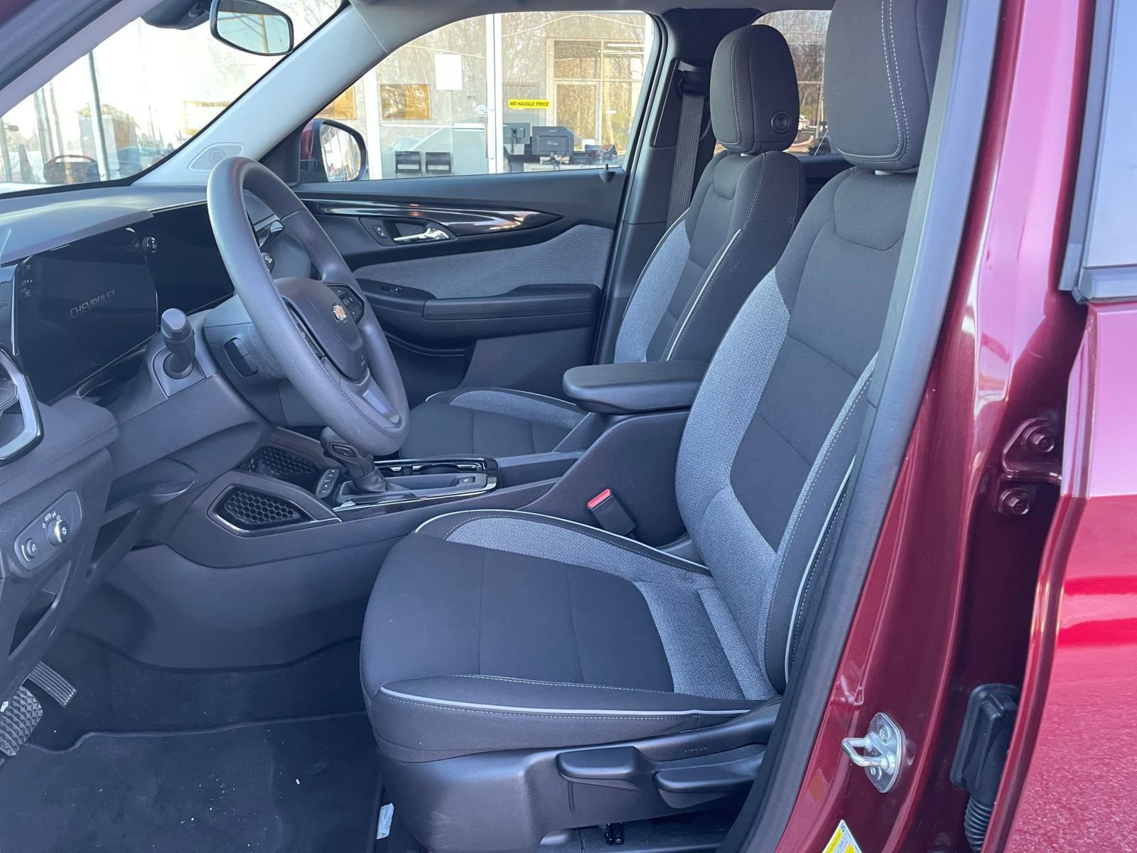 Used 2025 Chevrolet TrailBlazer LT image 24