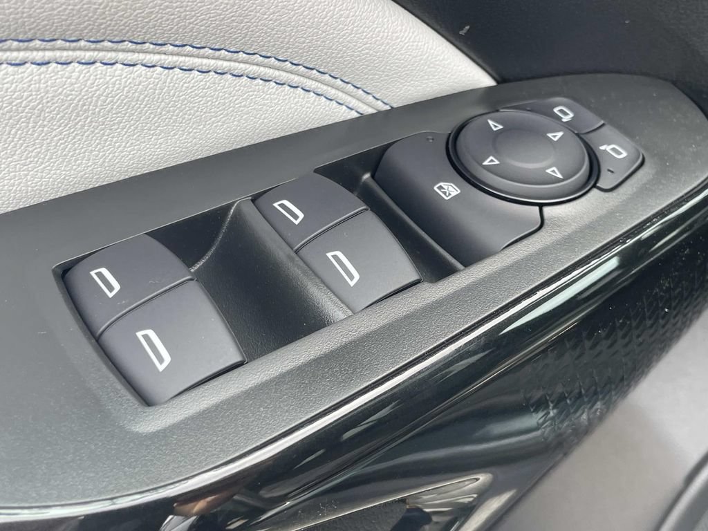 New 2026 Chevrolet Trax LT w/ Sunroof Package FWD image 14