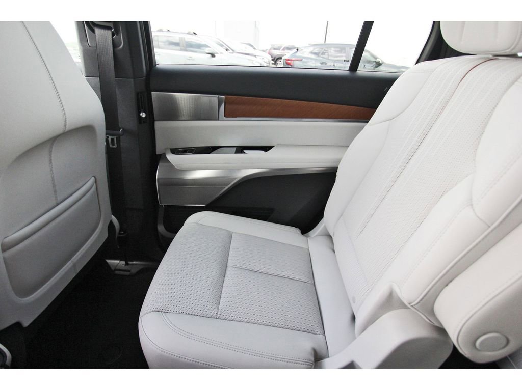 New 2026 Cadillac Vistiq Luxury image 12