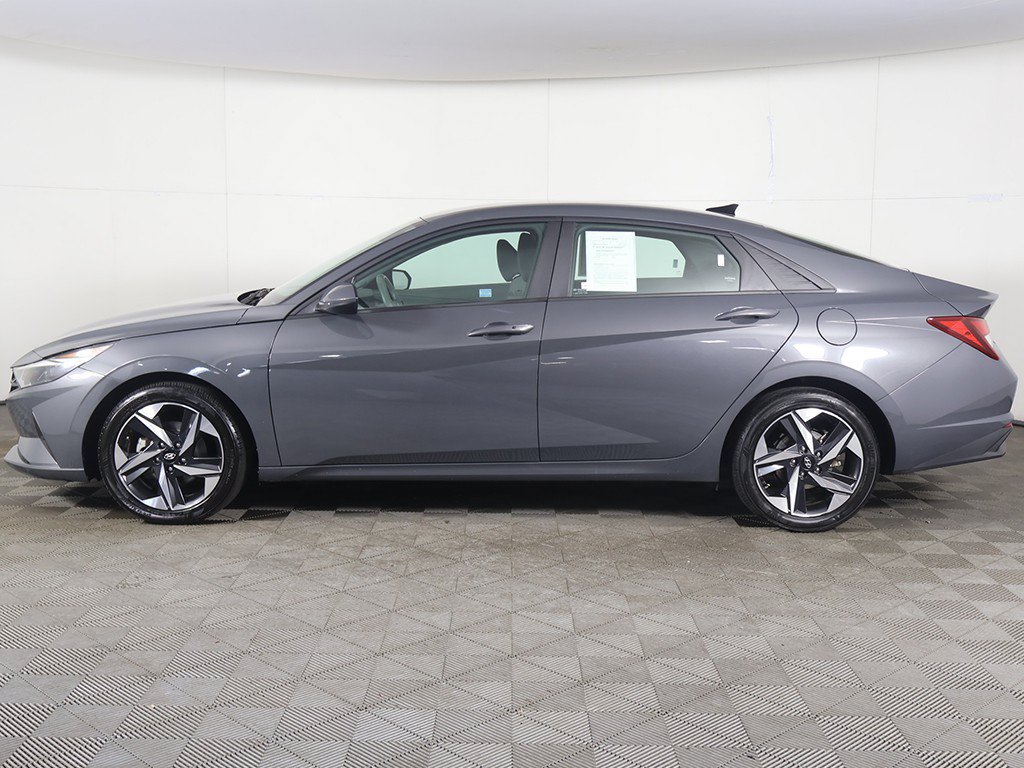 Used 2023 Hyundai Elantra SEL w/ Convenience Package FWD image 18
