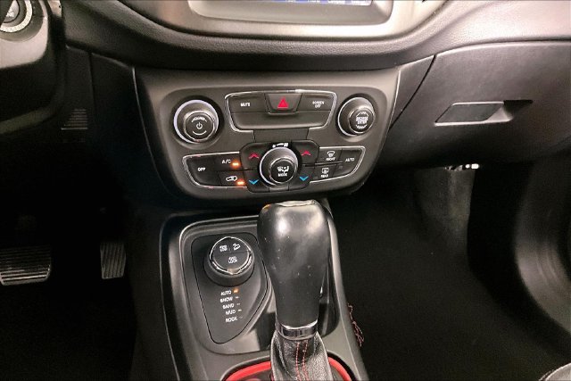 Used 2020 Jeep Compass Trailhawk AWD/4WD image 8