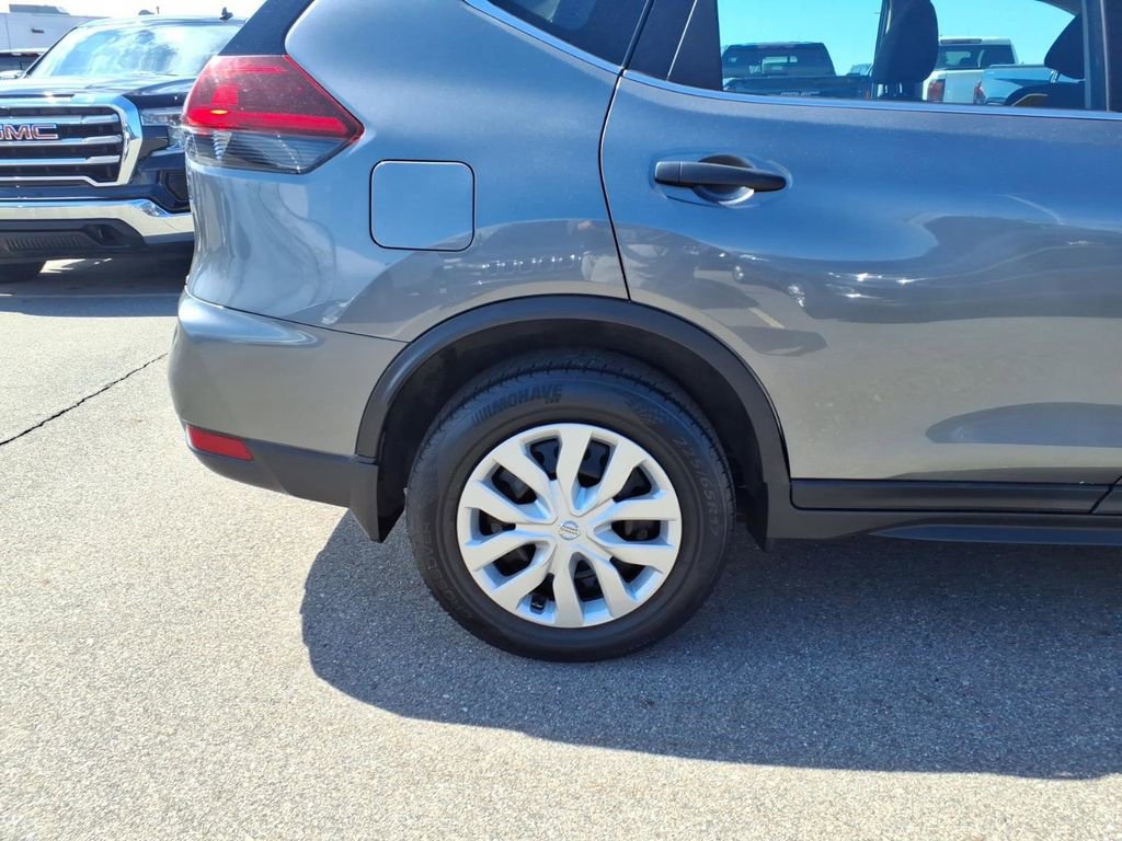 Used 2019 Nissan Rogue S image 24