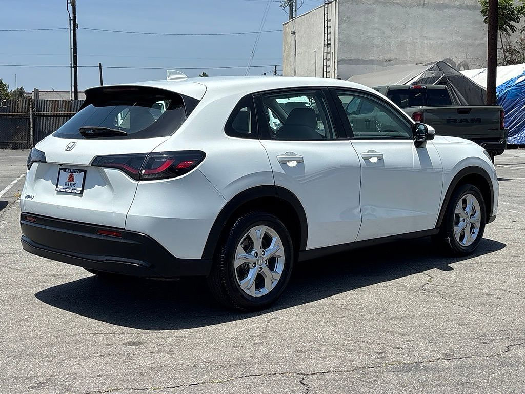 Used 2024 Honda HR-V LX image 3