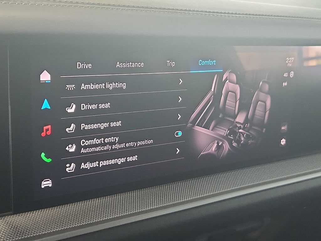 New 2026 Porsche Cayenne Coupe AWD/4WD image 25