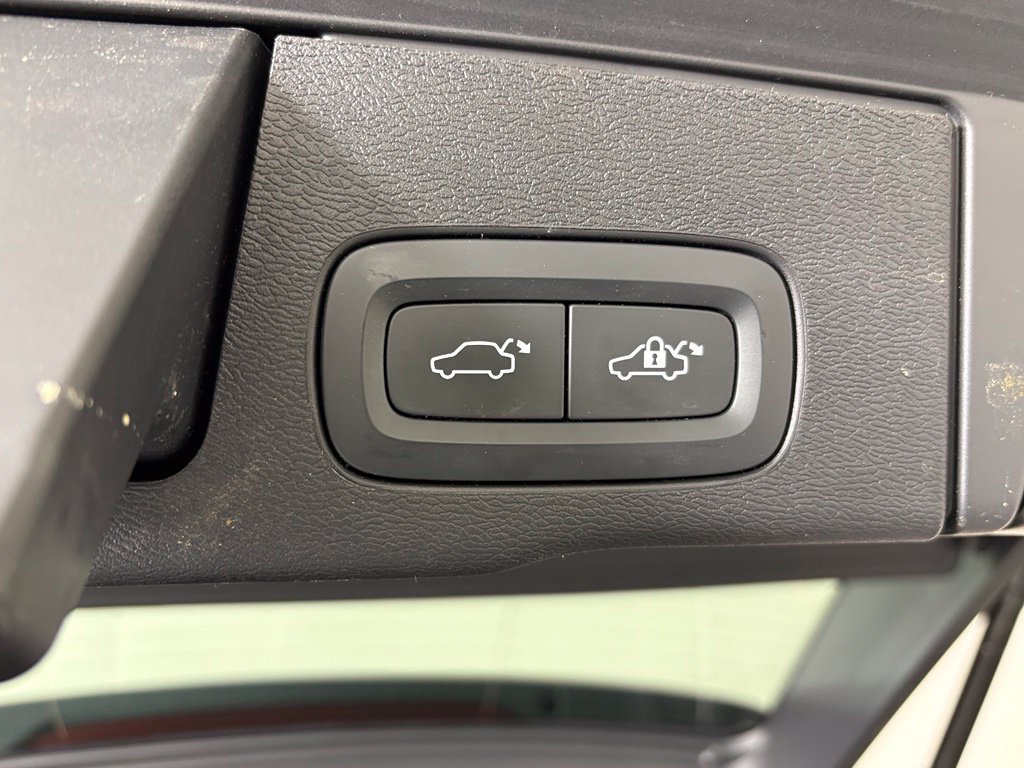 Used 2023 Volvo XC60 B5 Plus w/ Protection Package Premier FWD image 38