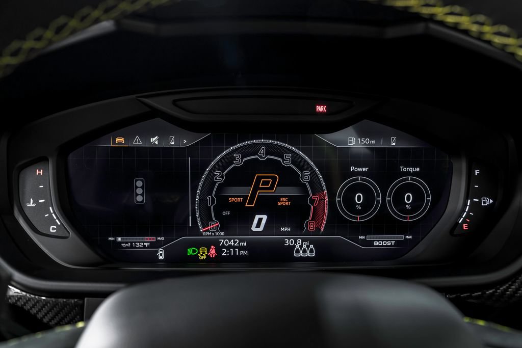 Used 2024 Lamborghini Urus Performante AWD/4WD image 16
