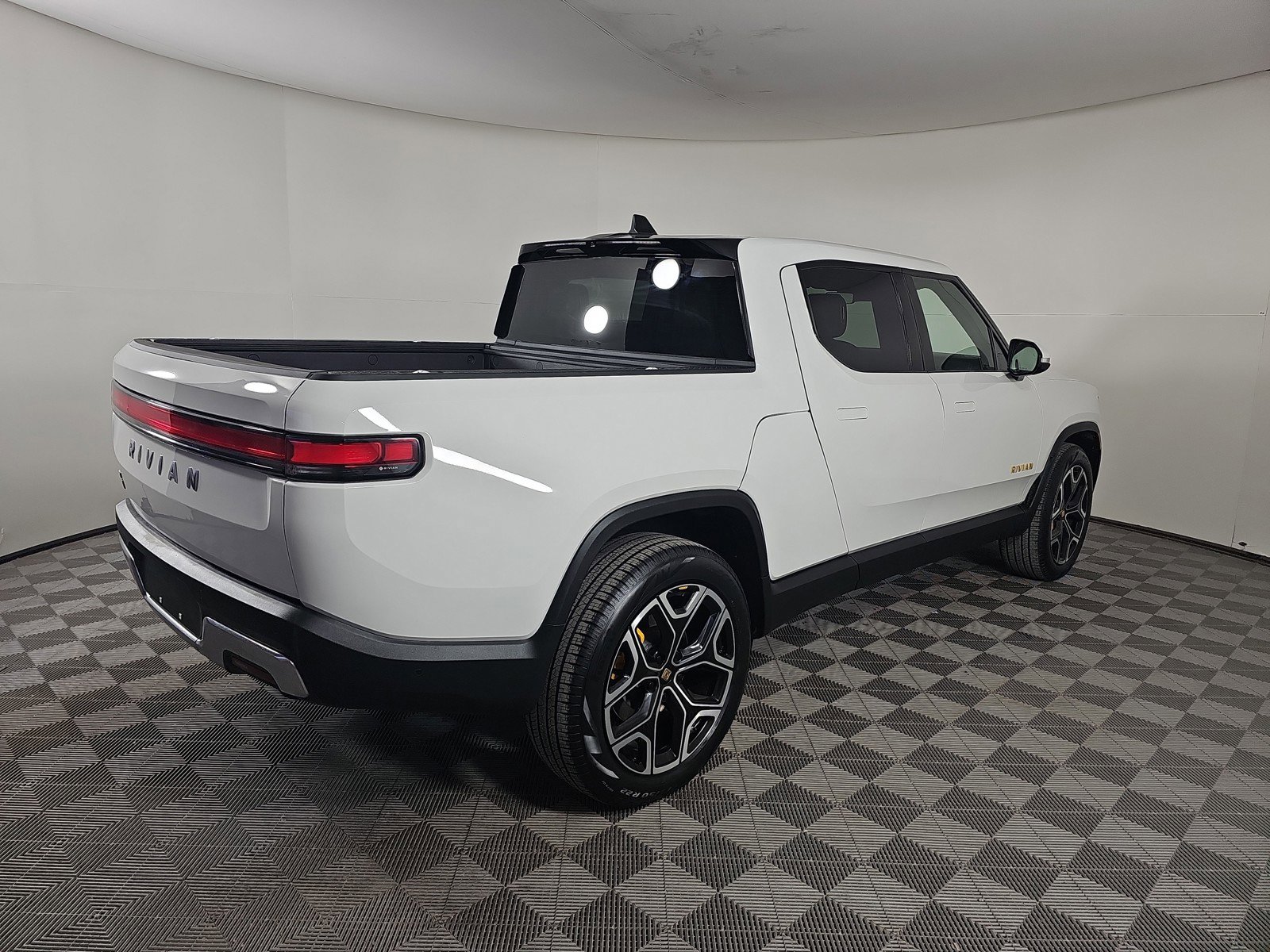Used 2022 Rivian R1T Launch Edition image 5