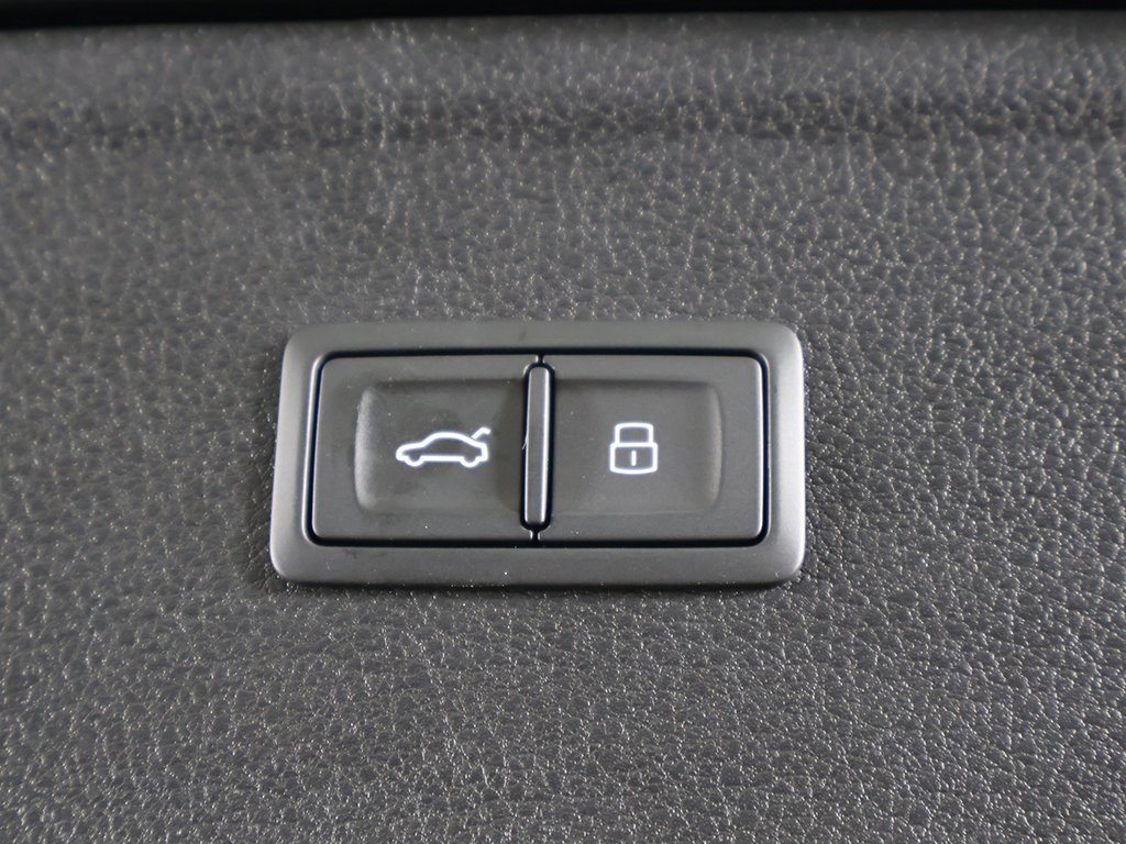 Used 2024 Audi Q5 e Premium Plus image 22