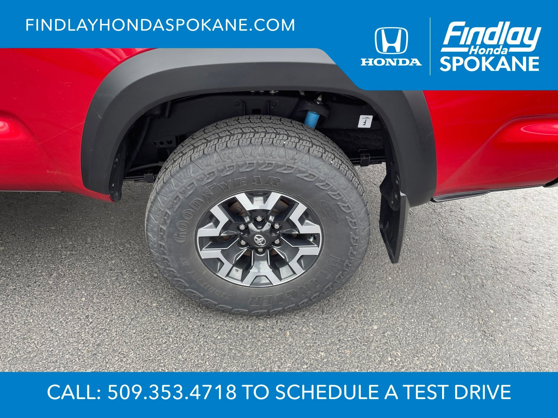 Used 2023 Toyota Tacoma TRD Off-Road AWD/4WD image 4