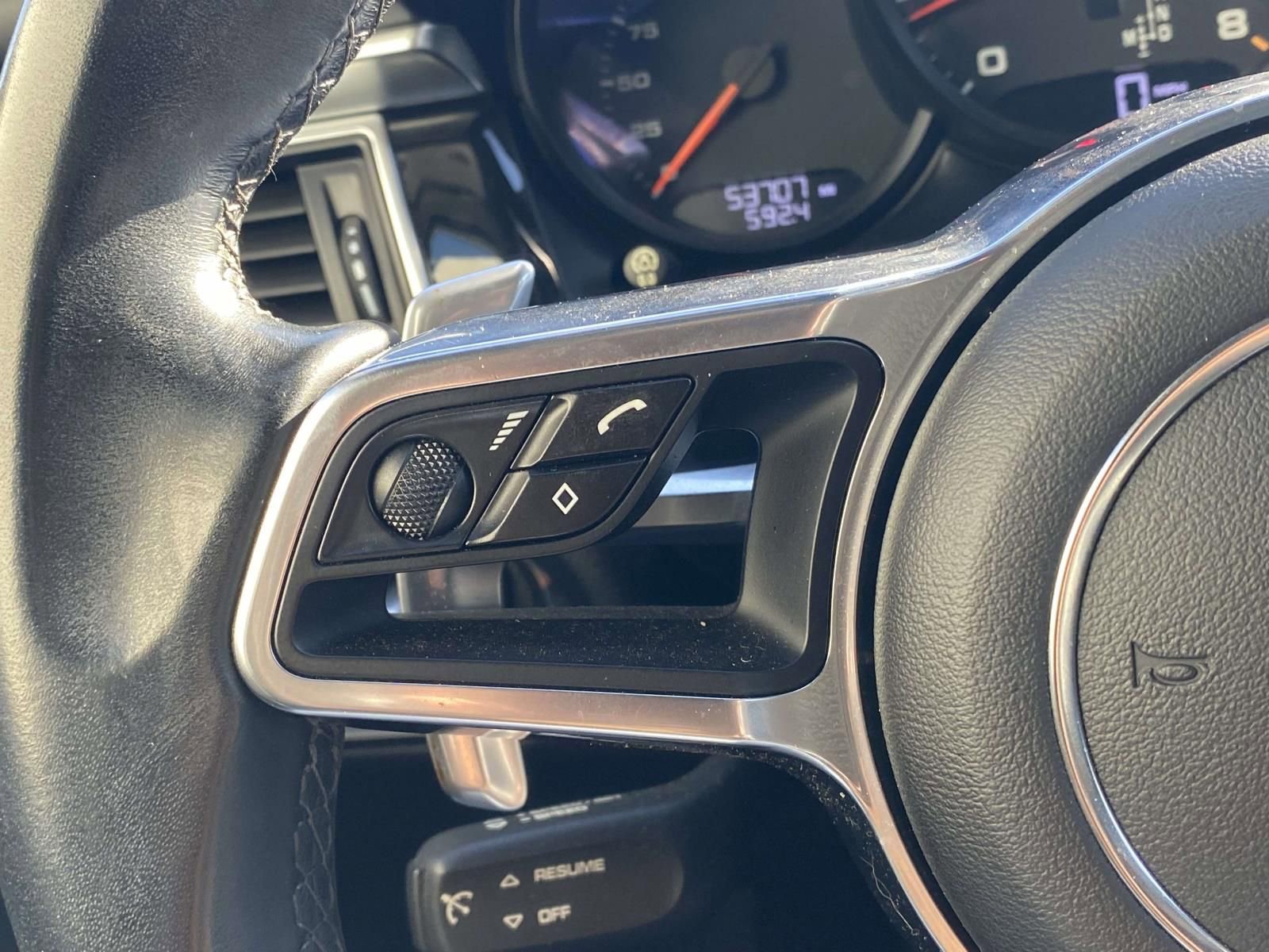 Used 2018 Porsche Macan w/ Premium Package Plus AWD/4WD image 22