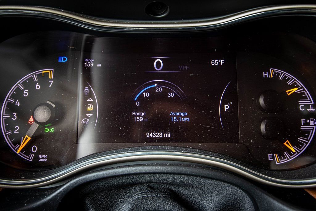 Used 2017 Jeep Grand Cherokee Summit w/ Trailer Tow Group IV image 3