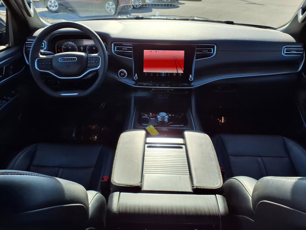 Used 2024 Jeep Wagoneer L Series II w/ Flexible Seating Group image 5