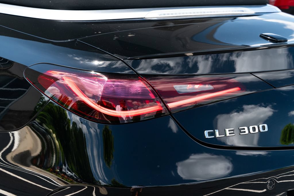 Used 2024 Mercedes-Benz CLE 300 4MATIC Cabriolet image 20