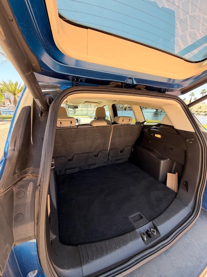 Used 2019 Ford Escape SEL FWD image 2