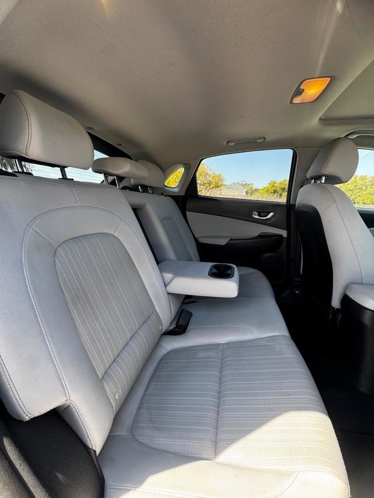 Used 2022 Hyundai Kona SEL w/ Convenience Package image 16