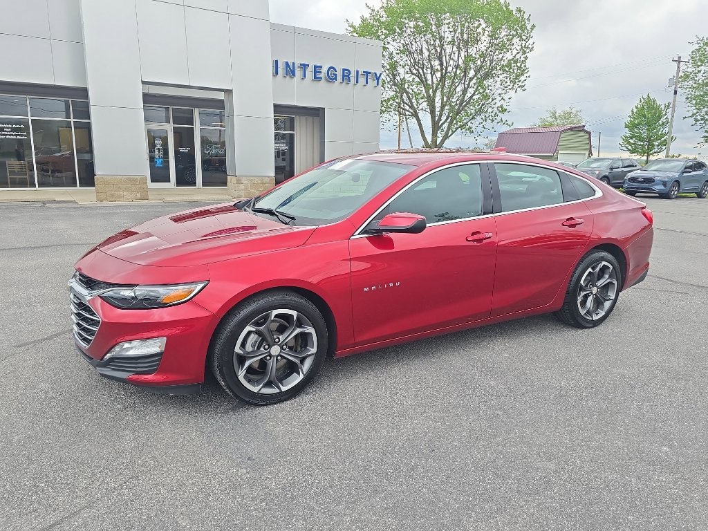 Used 2023 Chevrolet Malibu LT FWD image 2