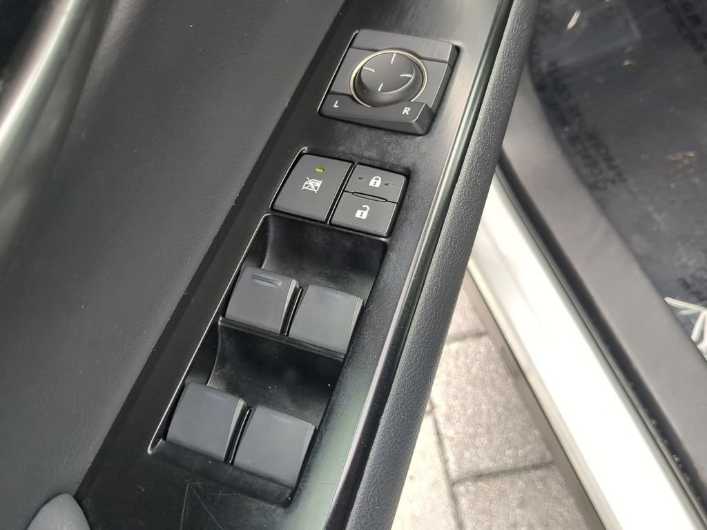 Used 2022 Lexus UX 200 w/ Accessory Package (Z2) FWD image 17