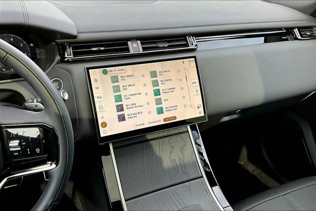 Used 2026 Land Rover Range Rover Velar Dynamic SE image 15