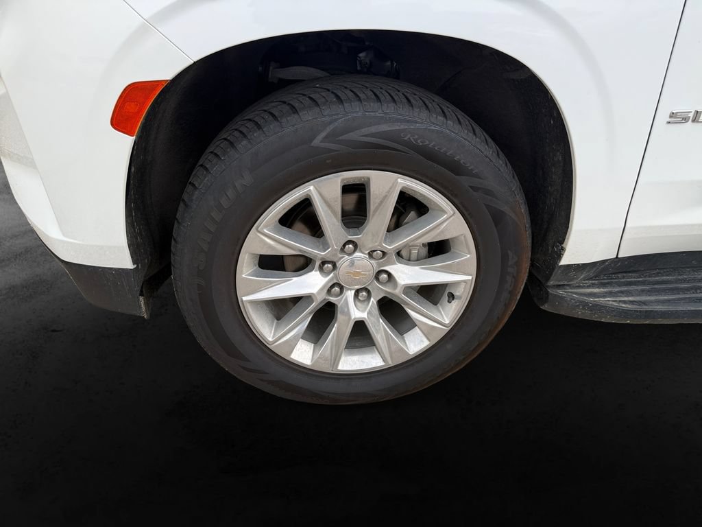 Used 2023 Chevrolet Suburban Premier AWD/4WD image 13
