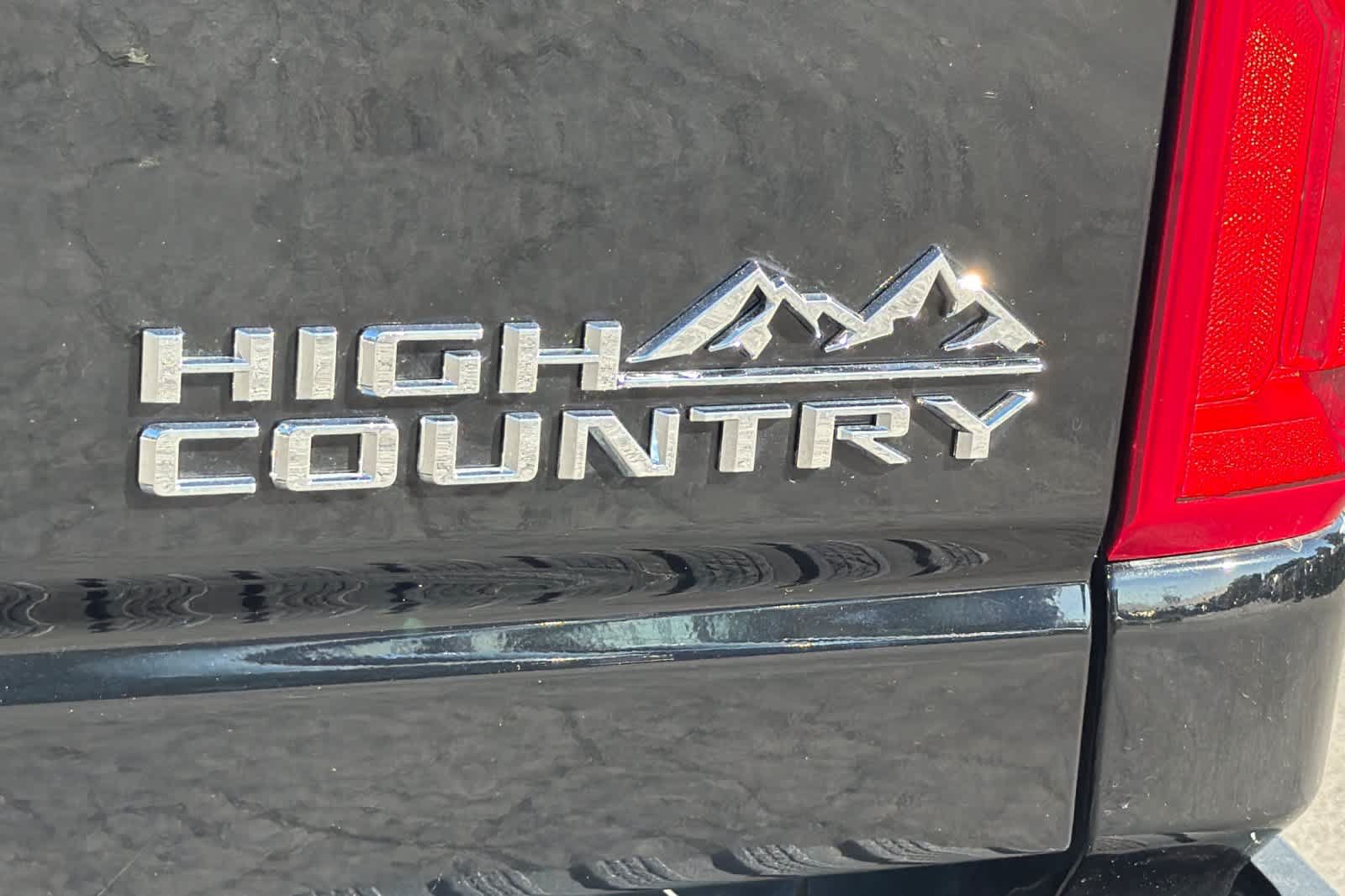 Used 2021 Chevrolet Silverado 2500 High Country w/ Z71 Off-Road Package AWD/4WD image 12