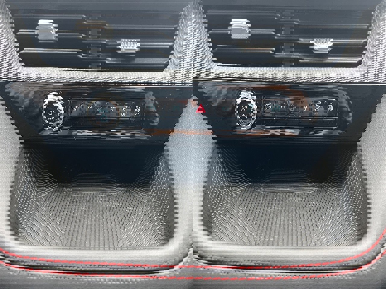 New 2026 Ford Explorer ST-Line w/ ST-Line Street Pack image 6