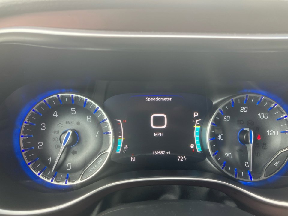 Used 2017 Chrysler Pacifica Limited image 13