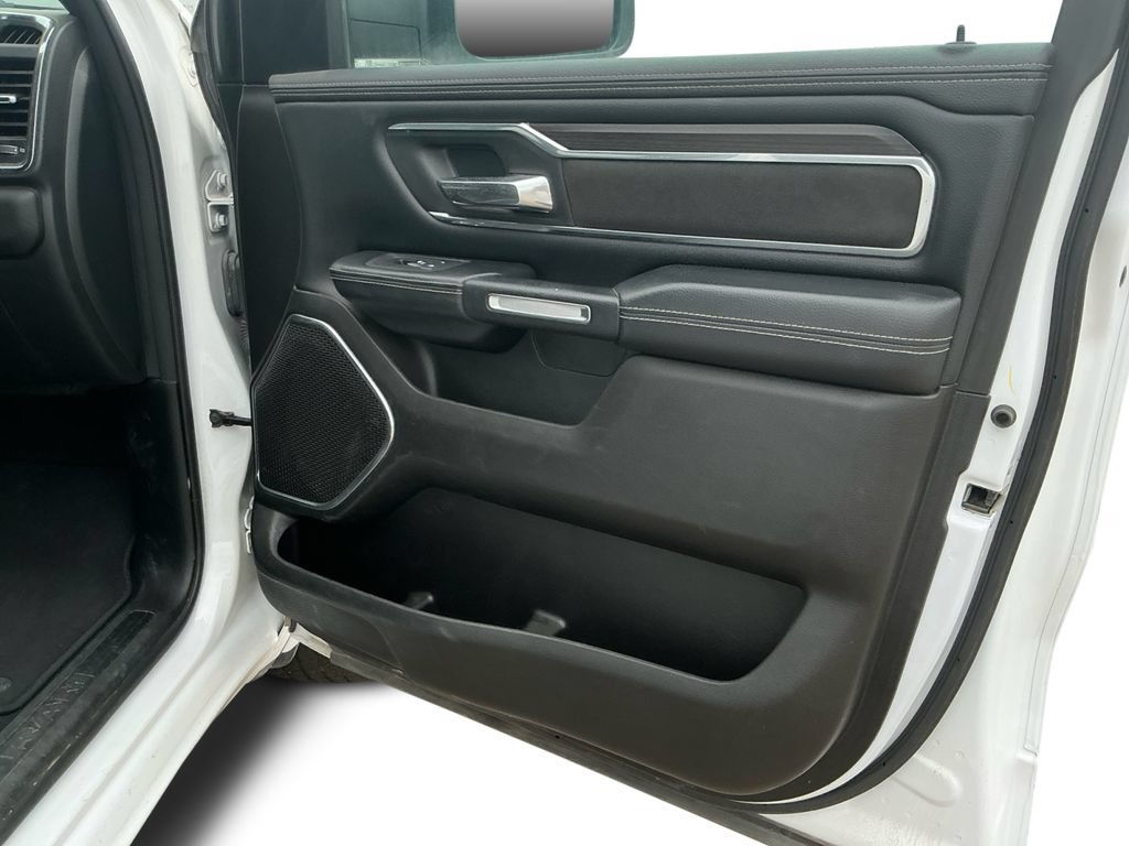 Used 2025 RAM 1500 Laramie AWD/4WD image 17