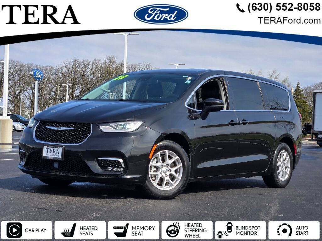 Used 2023 Chrysler Pacifica Touring-L FWD image 1