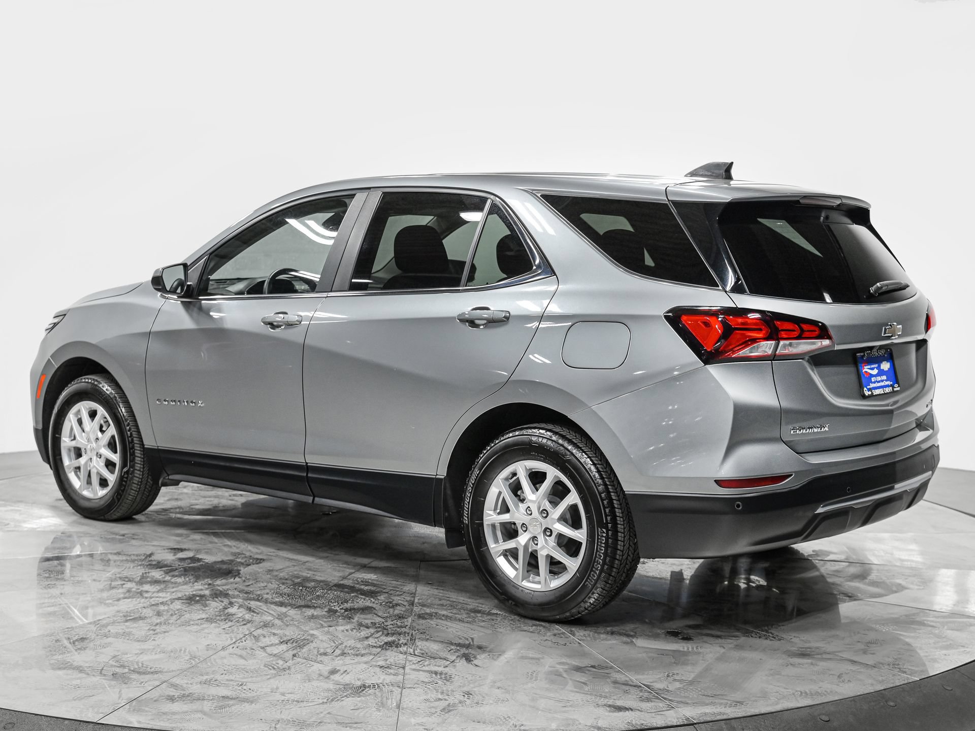 Used 2023 Chevrolet Equinox LT AWD/4WD image 4