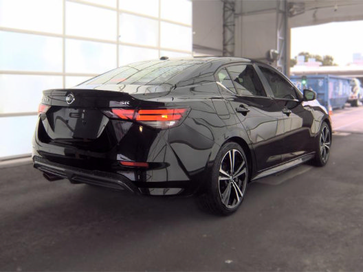 Used 2021 Nissan Sentra SR FWD image 2