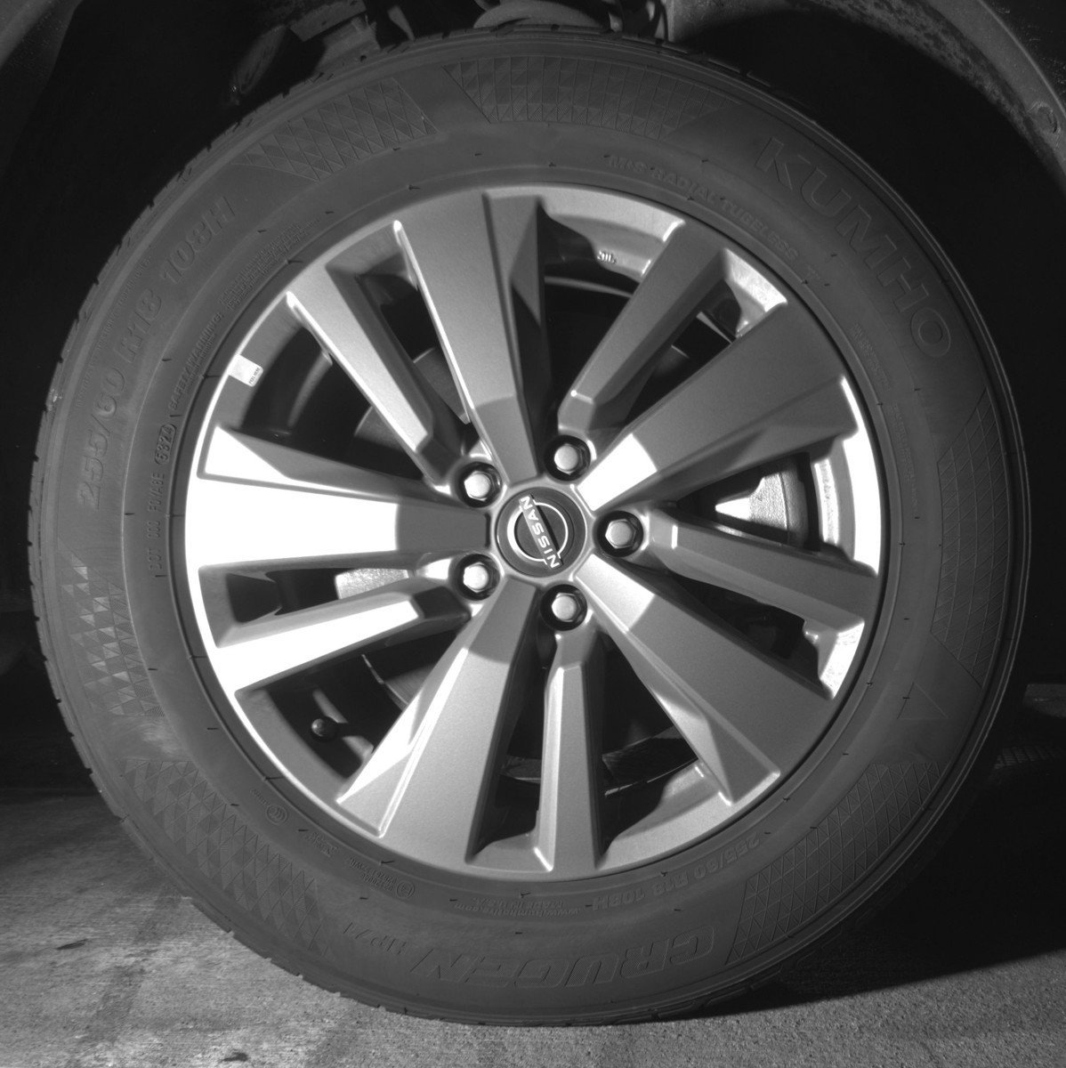 Used 2025 Nissan Pathfinder SV image 12